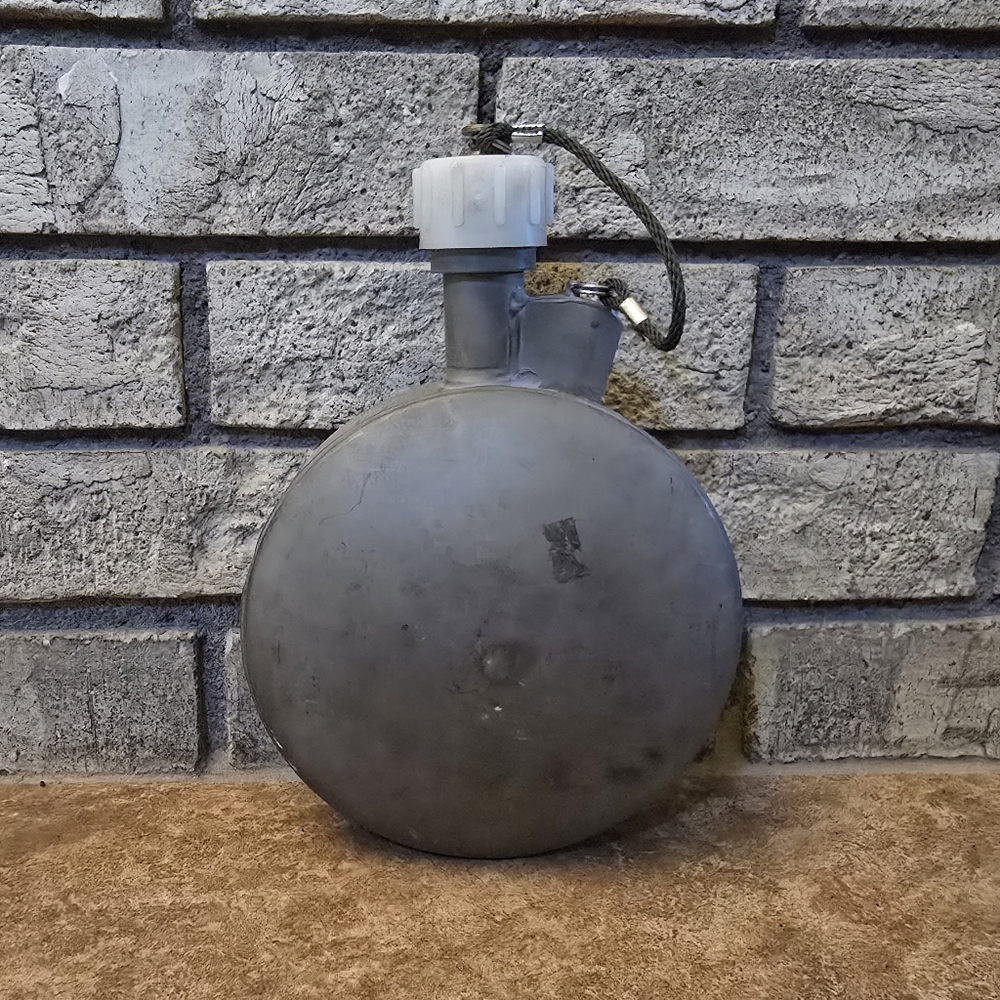 Grey | U.S. MILITARY | Vintage 1986 Canteen